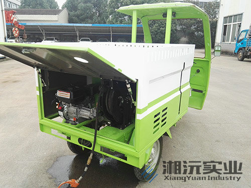 常德湘沅實業(yè)有限公司,常德垂直垃圾壓縮站,地埋式垃圾壓縮站,電動人力斗車,電動三輪高壓清運(yùn)車,電動助力拉車