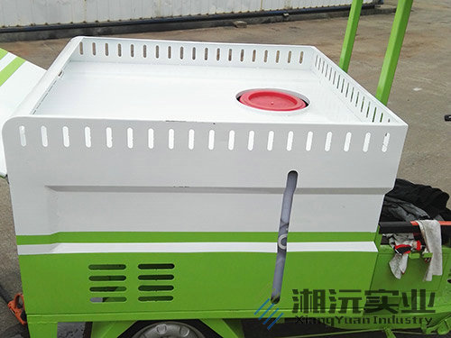 常德湘沅實業(yè)有限公司,常德垂直垃圾壓縮站,地埋式垃圾壓縮站,電動人力斗車,電動三輪高壓清運(yùn)車,電動助力拉車